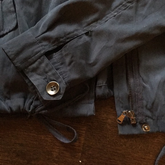 Blue, light weight jacket - Picture 4 of 4